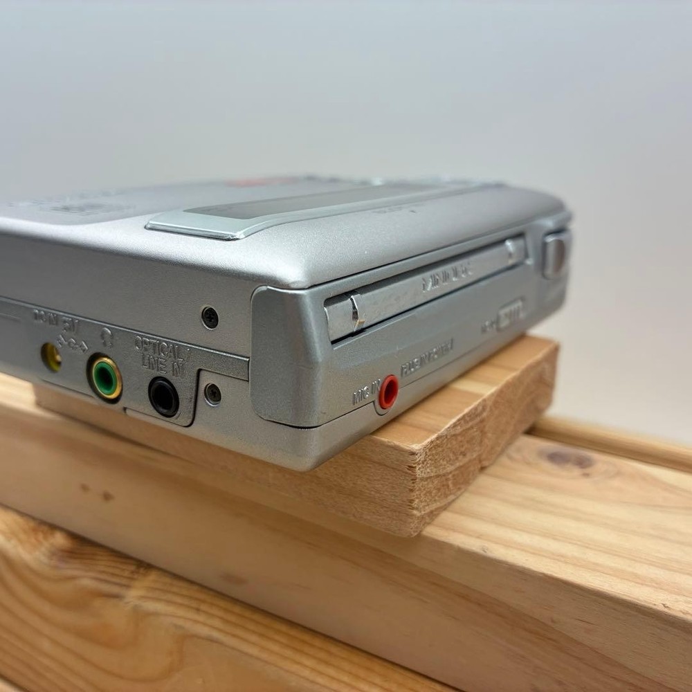Sharp MD MS100 Silver Portable MiniDisc Recorder Player Japan Rare
