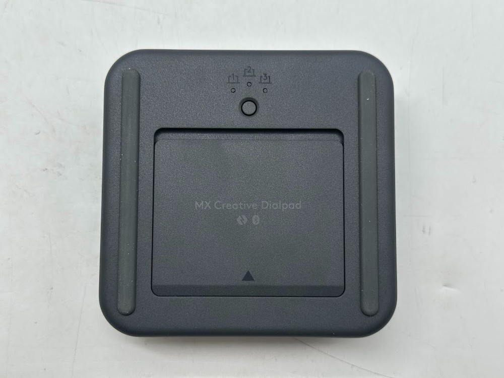 Logitech MX Creative Console, 9 Customizable LCD Keys, Stream Deck Accessories