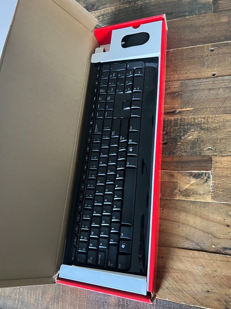 Microsoft Wireless Desktop 800 Keyboard And Mouse New