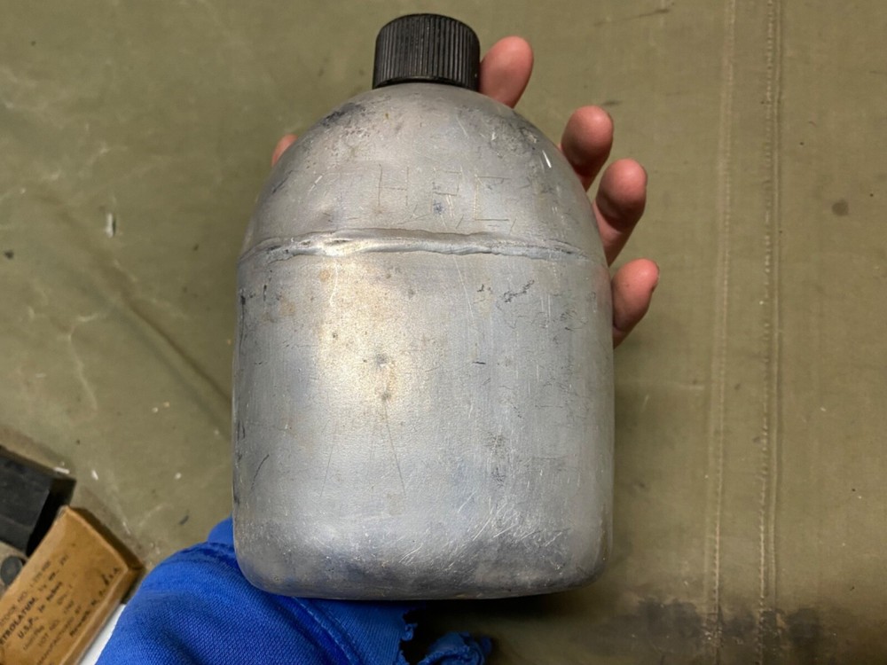 ORIGINAL WWII US ARMY & MARINE INFANTRY M1942 CANTEEN-DATED 1943, RSE