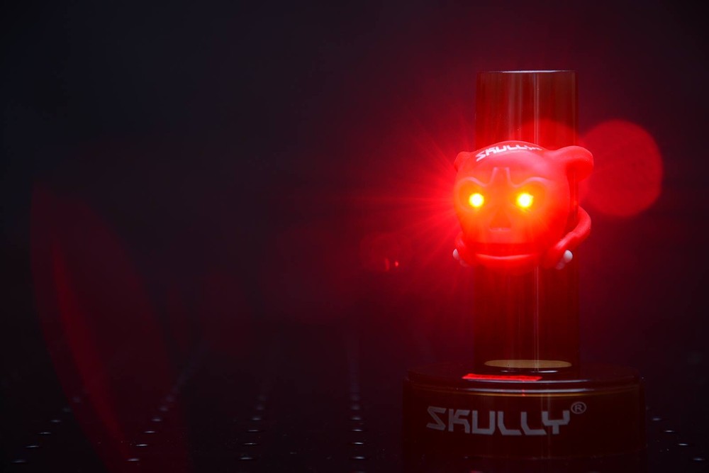 SKULLY CLIP-ON SKULL LED FRONT / REAR LIGHT MULTICOLOR NEW