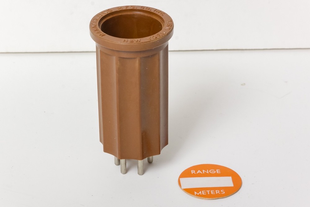 Hammarlund SWF-5 plug-in coil form, 1 ½” diameter NOS