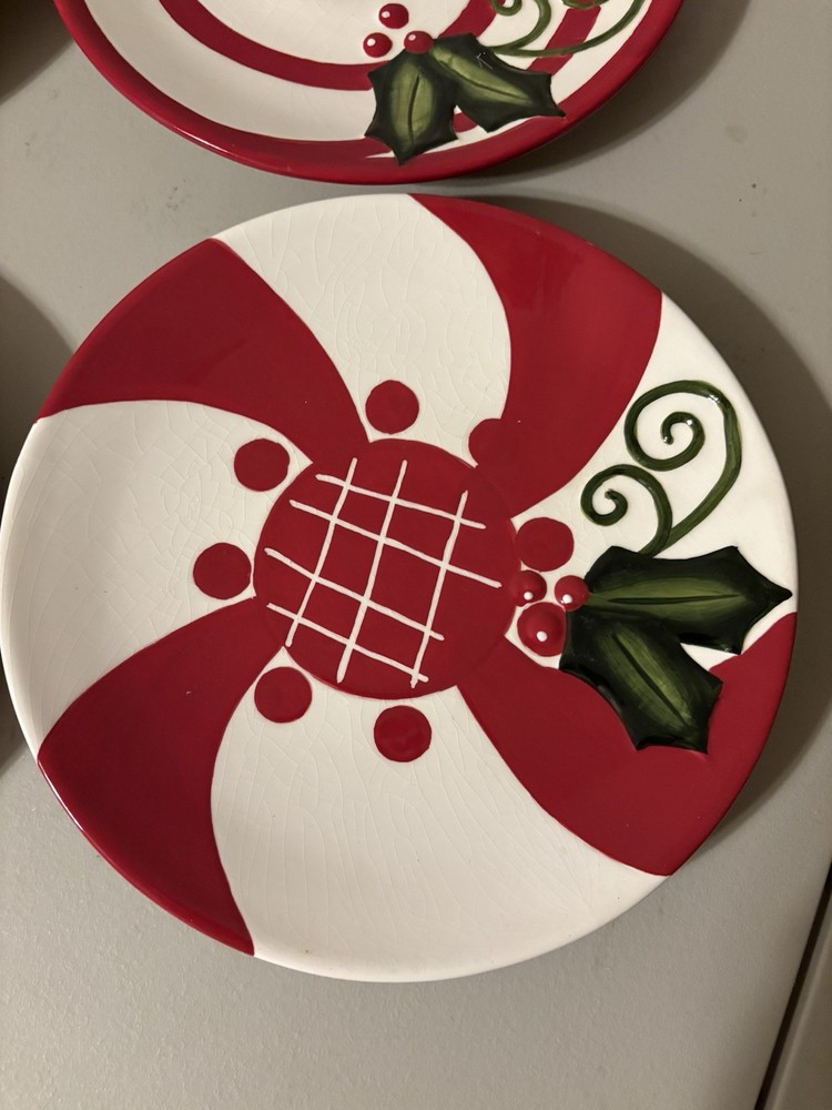 4 Beautiful Christmas Plates Red And White Different Patterns