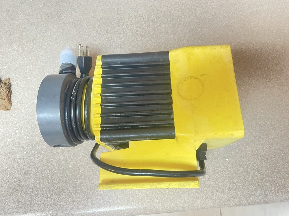 Milton Roy electromagnetic dosing chemical pump C131-24