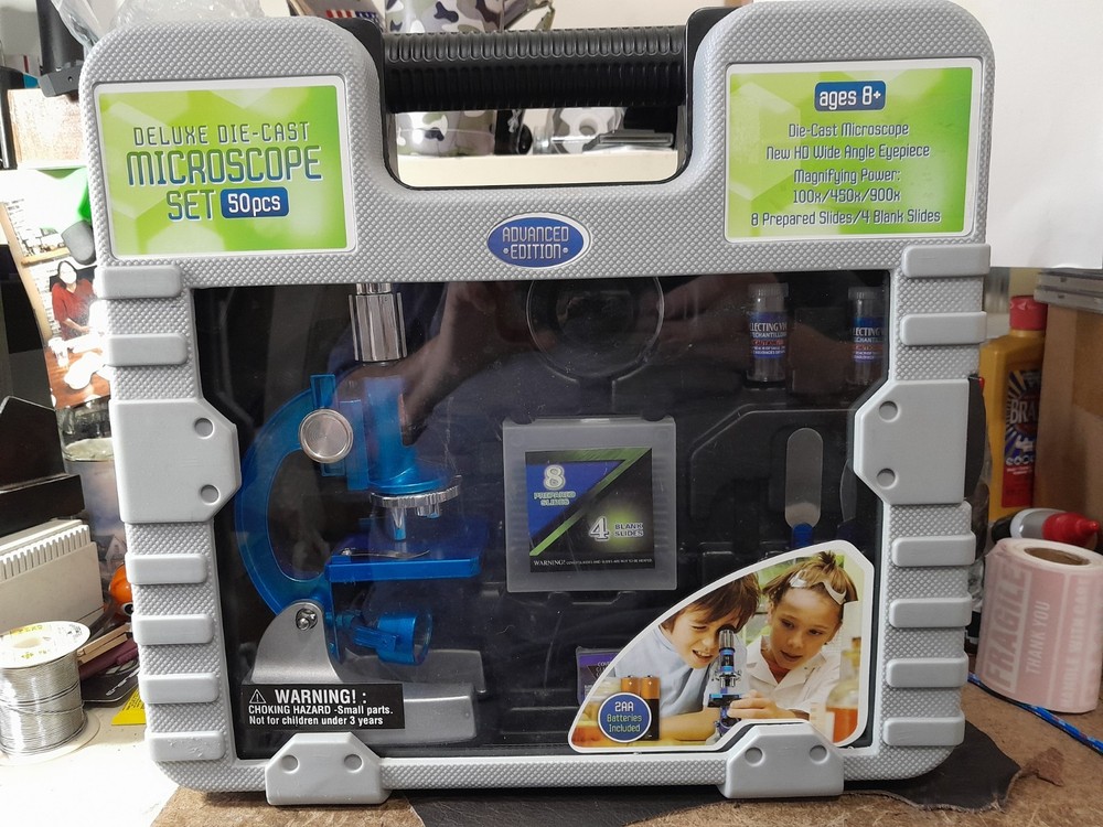 Microscope Kit, From 100× to 900× , Slightly Used