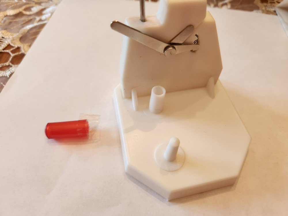 Vintage 1990 Easy Threader Machine With Instructions