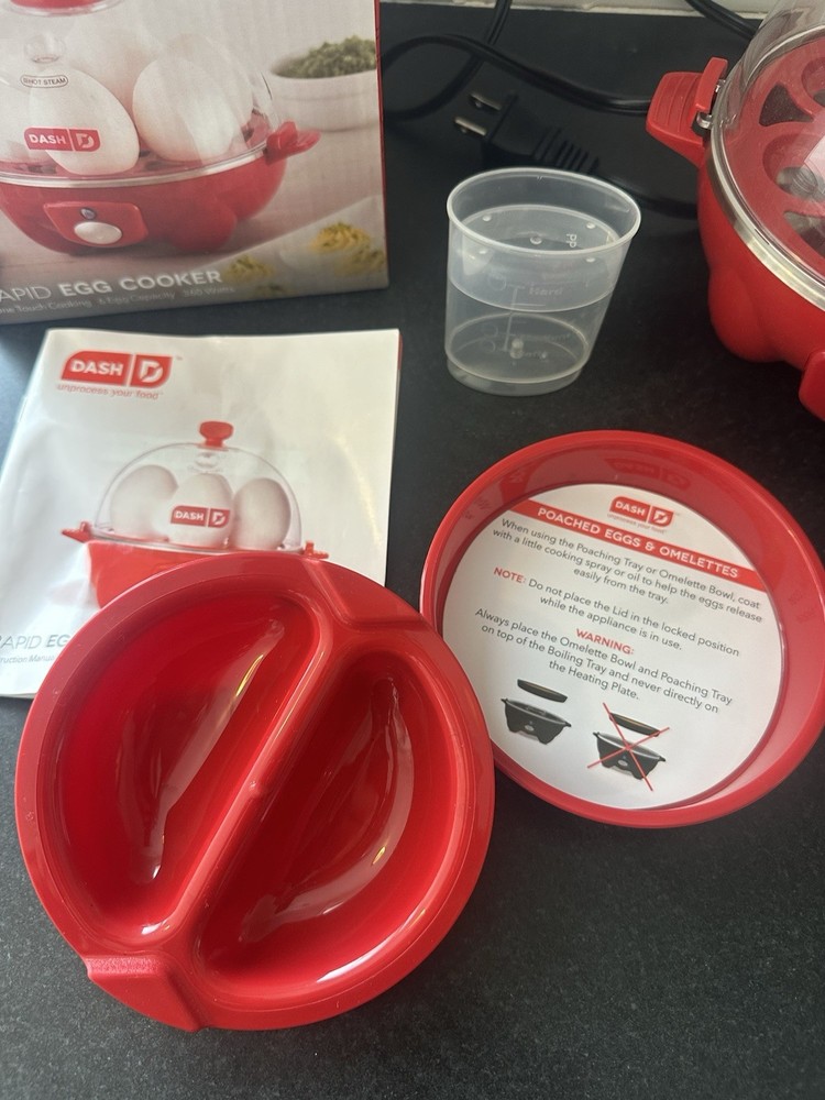 DASH Go Rapid Egg Cooker RED Quick Easy Cook Eggs/ Omelette EUC