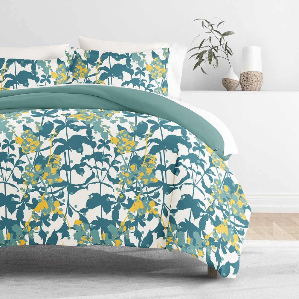 Bedding Bundle, Patterned Duvet Cover Set, White Comforter and Solid Sheet Se...
