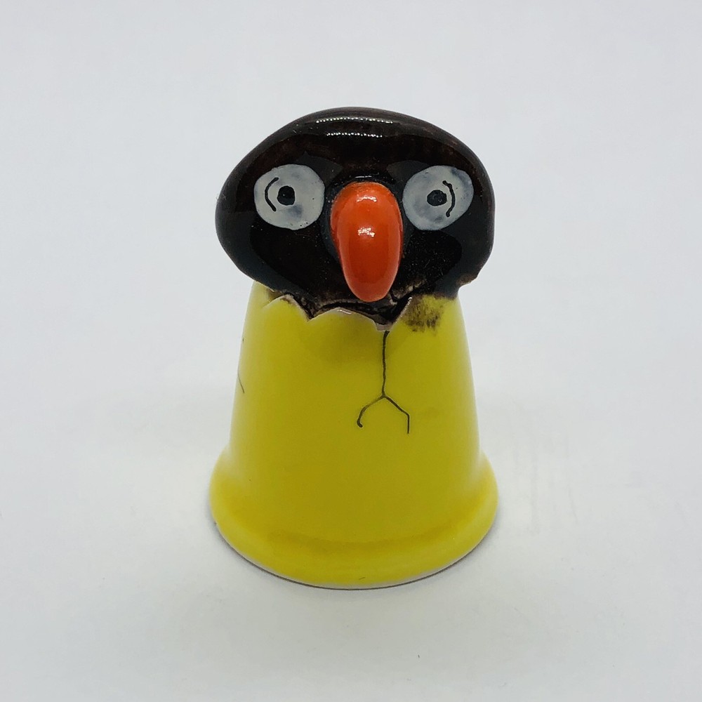 Adorable Vtg 3D Bird Hatching from Porcelain Egg Thimble