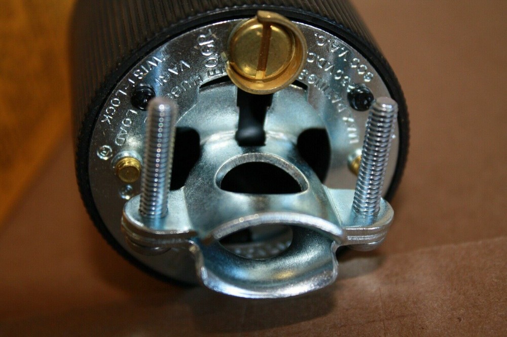 HUBBELL 45615 TWIST LOCK PLUG