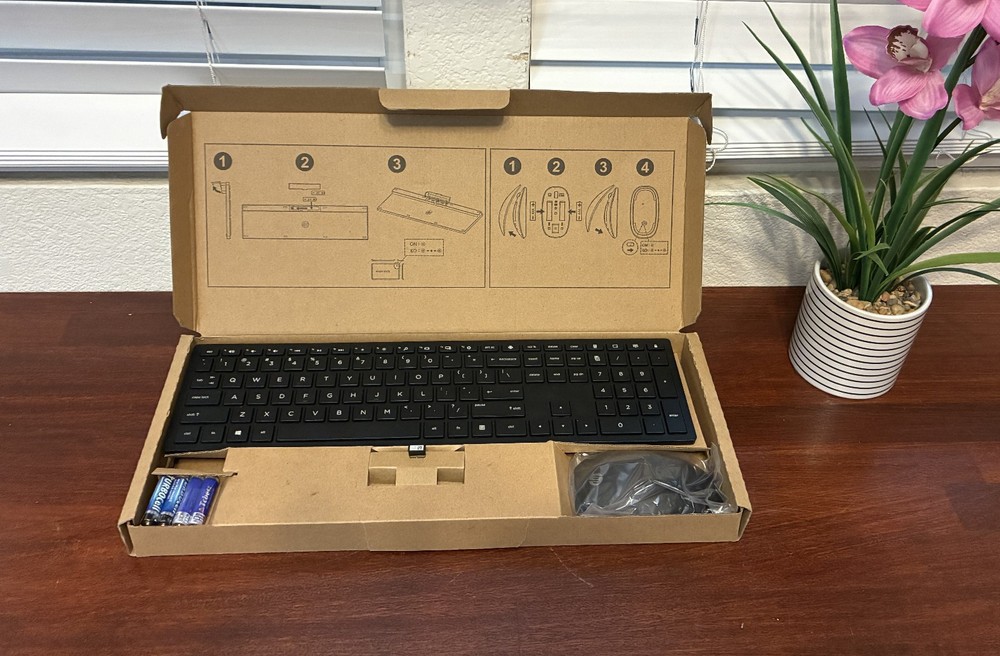 HP 710 Wireless Keyboard and Mouse Combo - Open Box