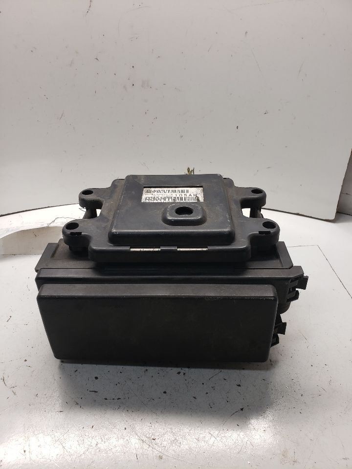 Engine ECM Power Supply Includes Fuse Box Junction Box Fits 2007 COMMANDER OEM