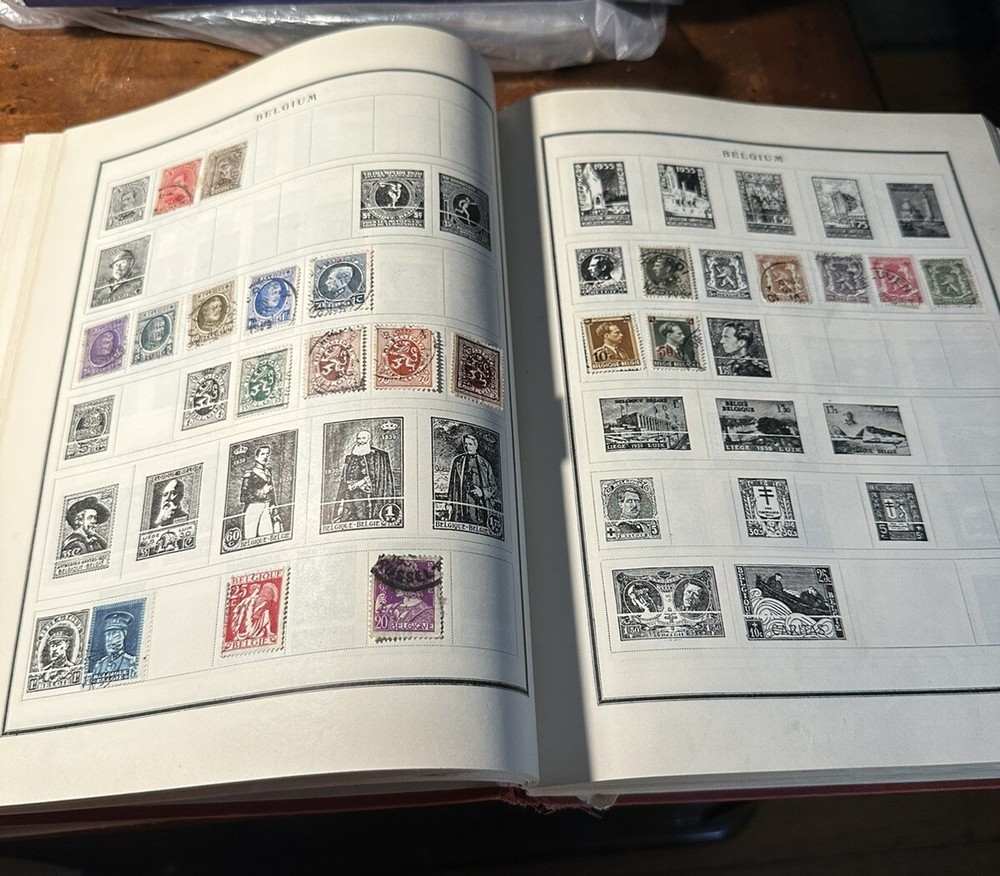 1946 Modern Postage Stamps Book From All Over The World With Stamps