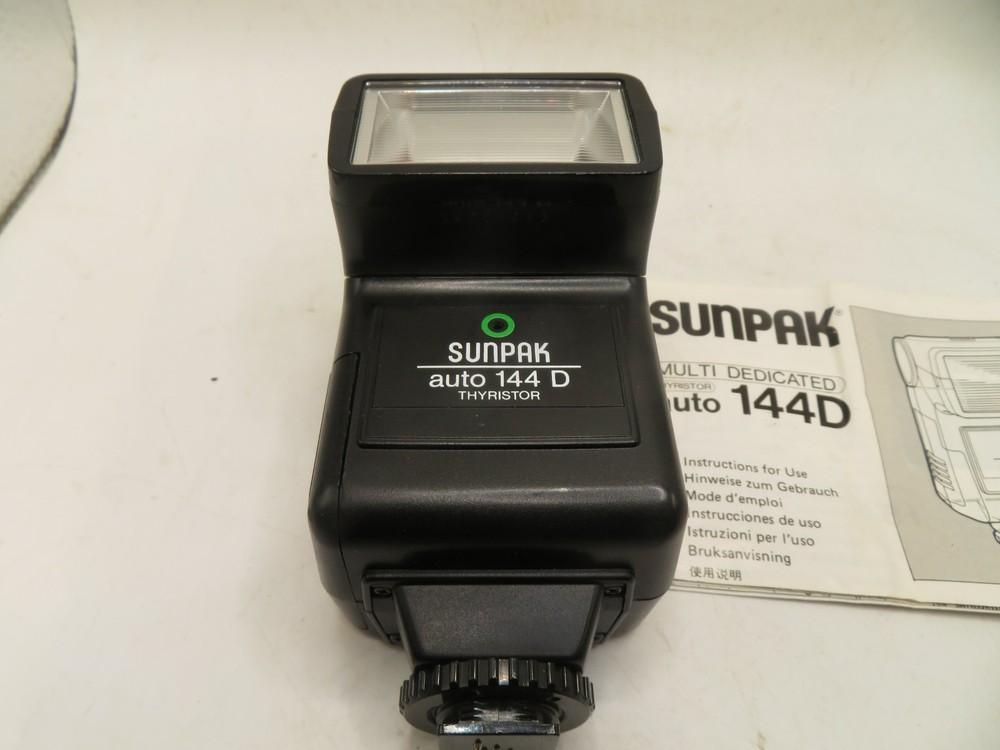 Sunpak Auto 144 D Thyristor Flash Unit /w DIRECTIONS