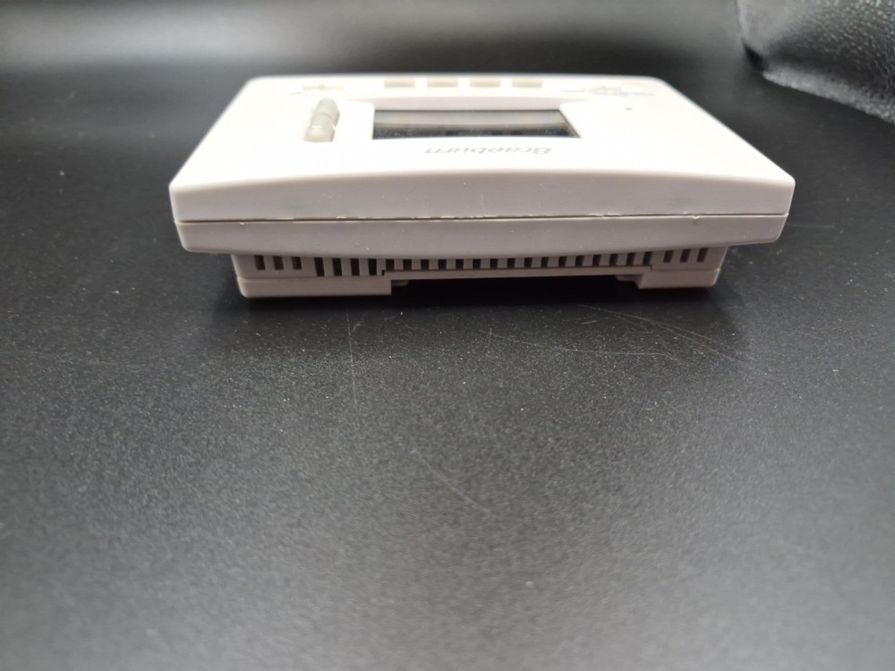 Braeburn 2220NC Programmable Thermostat Digital Display Push Button White