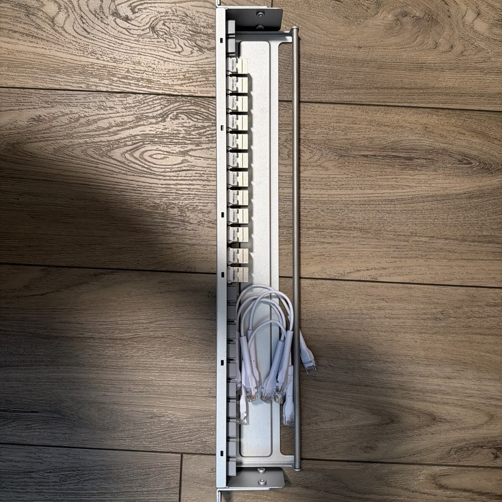 Ubiquiti Unifi Rack Mount Blank Patch Panel 24-Port UACC-RACK-PANEL-PATCH