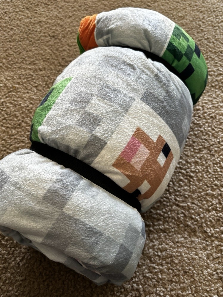 Minecraft Child's Sleeping Bag 28x50"