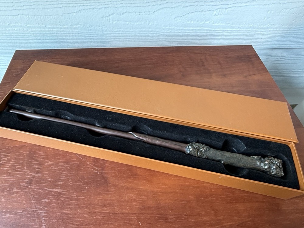 Universal Studios Harry Potter Interactive Wand Harry Potter Box And Map