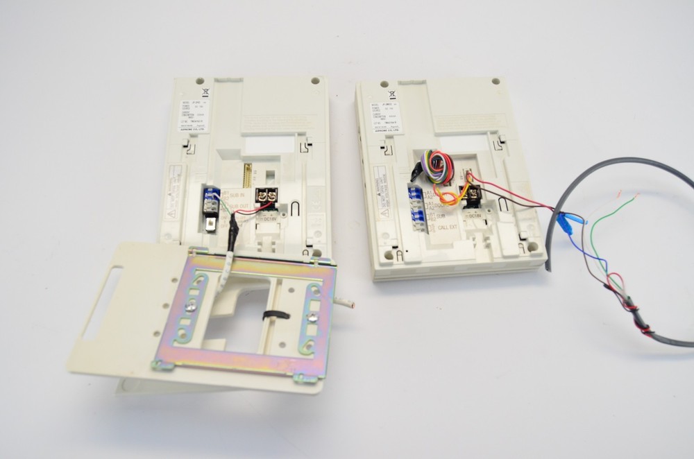 2x Aiphone JF-2HD and JF-2MED Audio/Video Intercom System Untested FOR PARTS