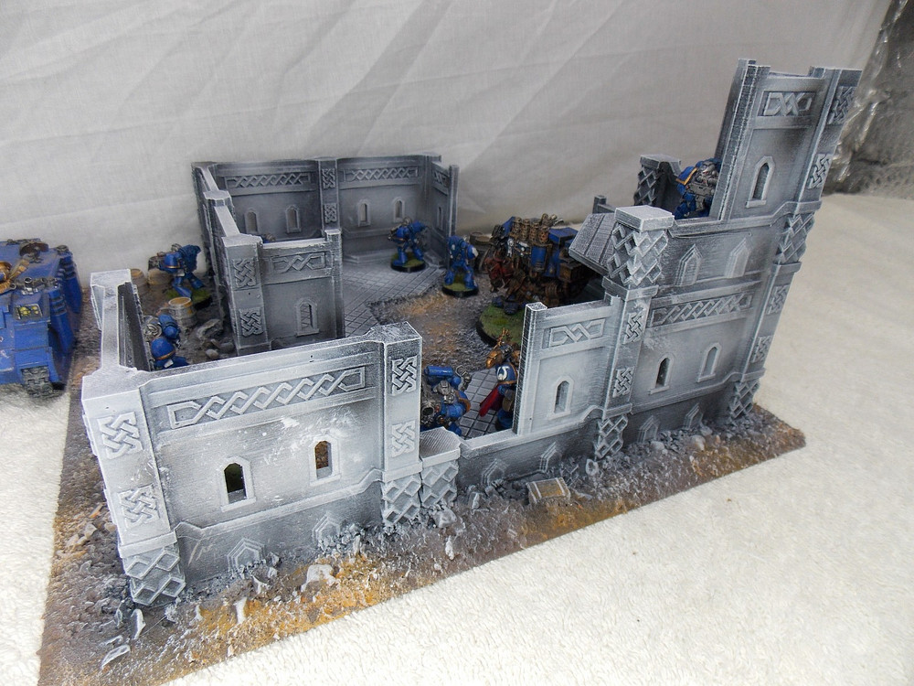 WARGAMING TERRAIN PAINTED BUILDING