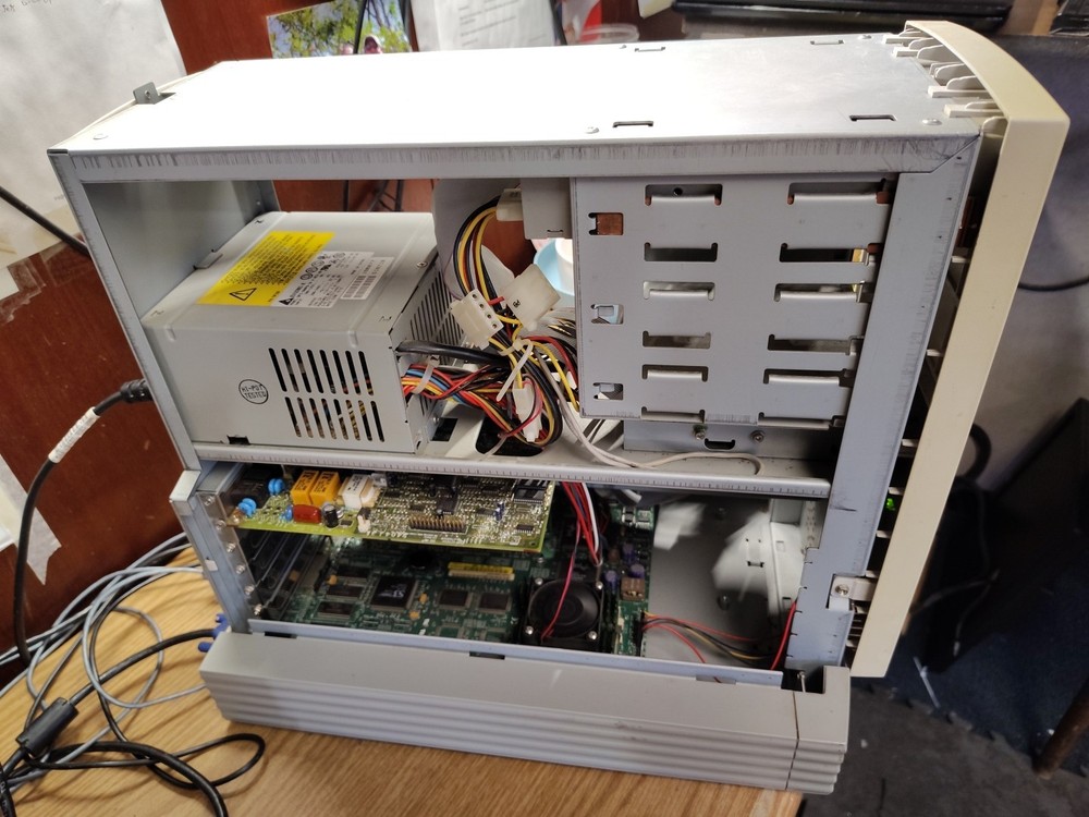 Packard Bell Pentium 233Mhz Computer Tower.