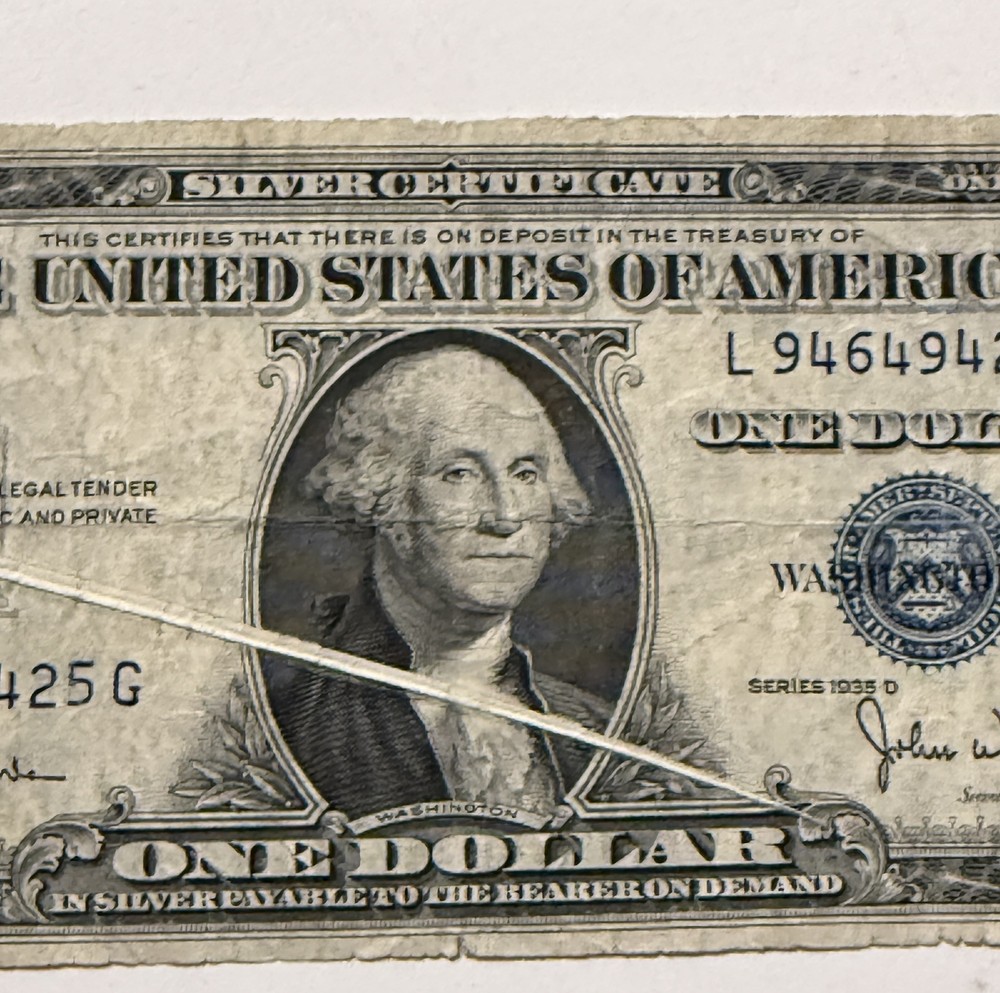 1935D $1 ONE DOLLAR SILVER CERTIFICATE “MAJOR GUTTER FOLD ERROR” Fold Covers 75%