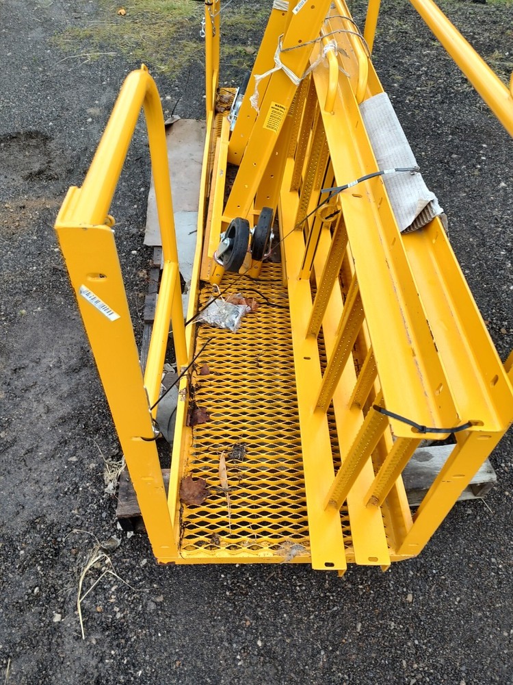 Tri-Arc RA10FT-R09 Reefer Access Platform On Casters