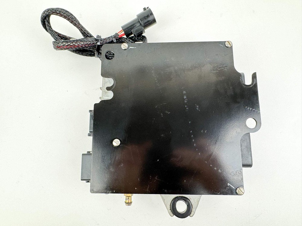 2005 Evinrude 115 HP 2 Stroke Outboard Engine Control Unit ECU EMM 0586724 OEM