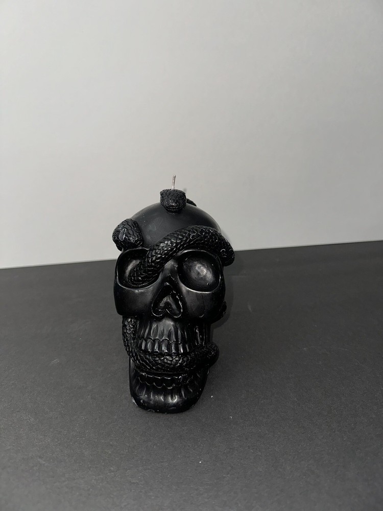 5.1'' Skull and Snake Candle Black - Threshold