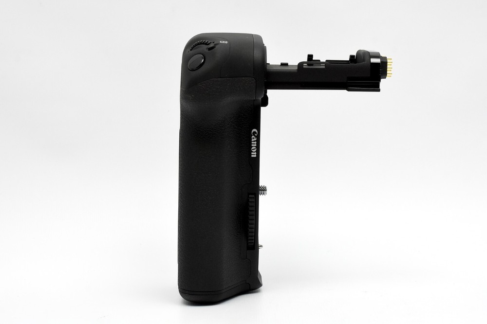Canon BG-E21 Battery Grip - MINT