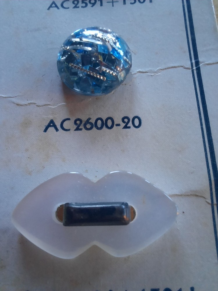 Vintage Buttons Plastic