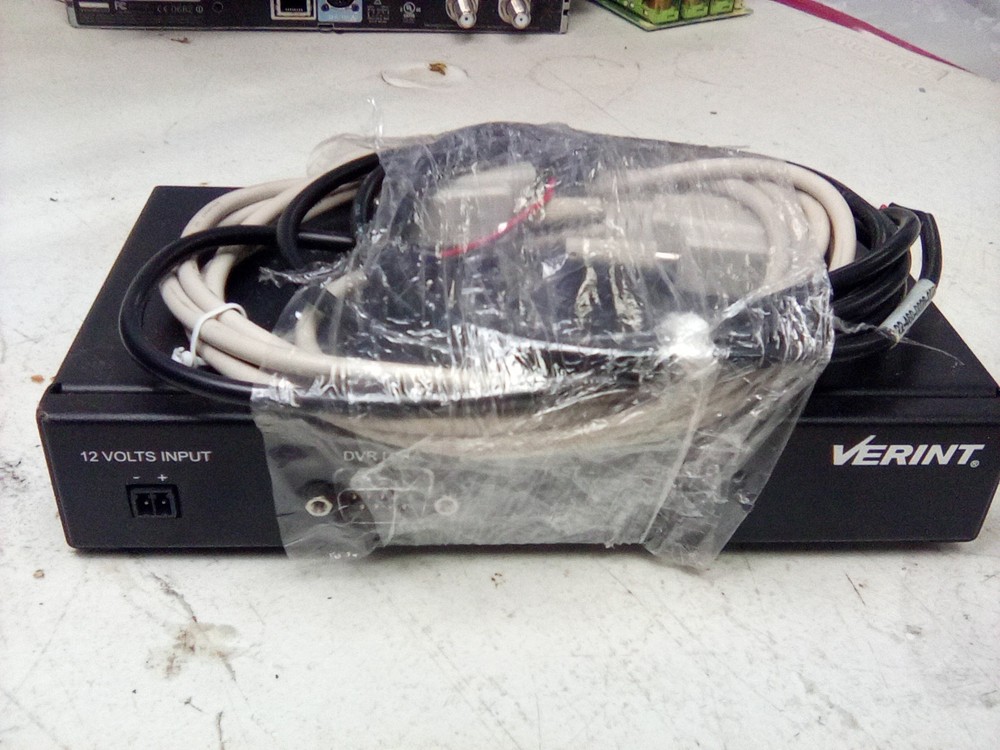 Vernit SR-8 Base 21-640-3701 Security Data Transfer Interface W/ Cables
