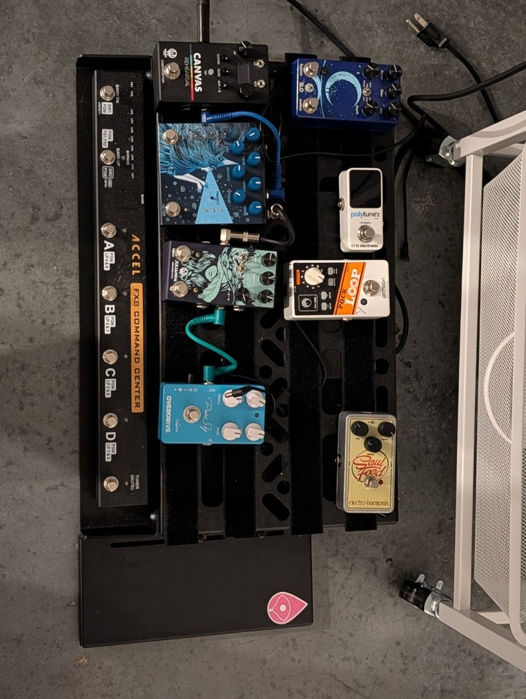 Accel FX8 Command Center 8-Loop Switcher with Power Adapter. Expert Wired. New