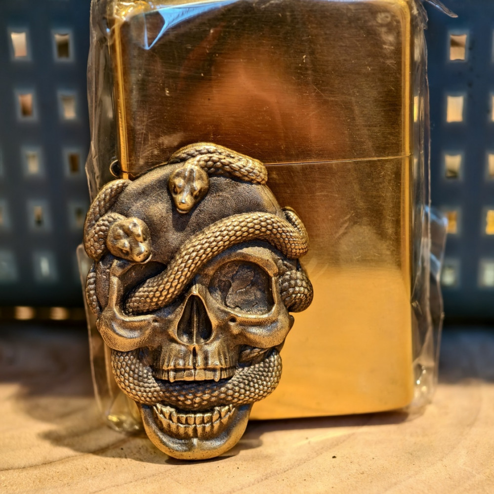 High-Precision Snake Skull Decal Kerosene Lighter (Does Not Include Lighter)