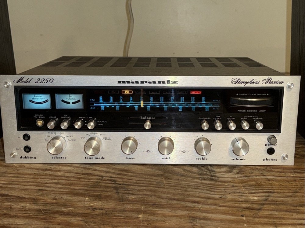 Vintage Marantz 2250 Stereo Receiver -Working, Solid and Clean