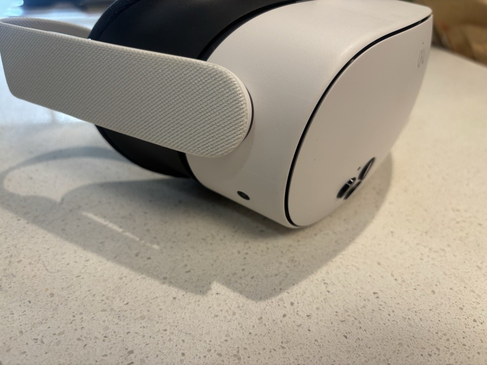 *Excellent* Meta Oculus Quest 3s 128GB HEADSET ONLY