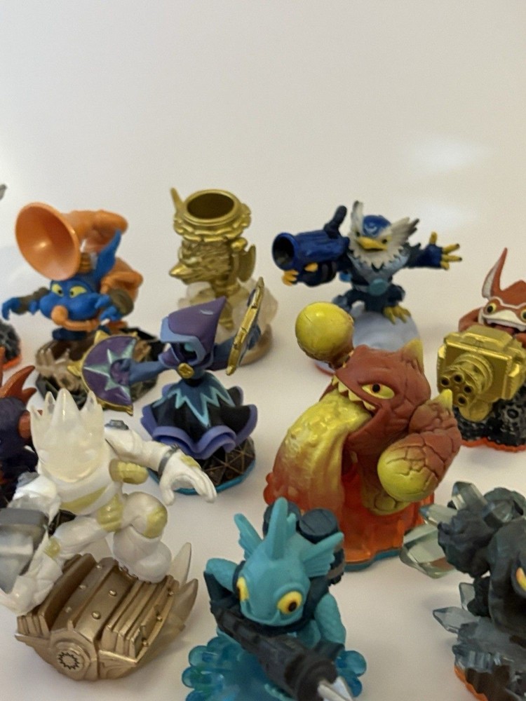 Skylanders Lot of 13 Different Characters