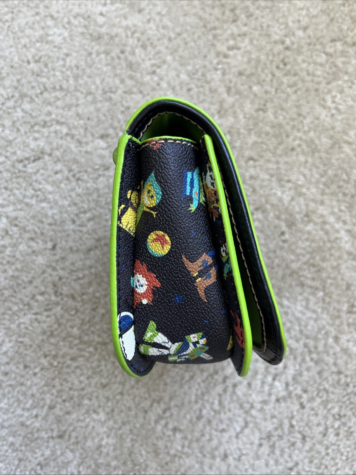 DOONEY & BOURKE PIXAR20 CROSSBODY BAG PURSE BELT BAG BLACK DISNEY AOP EUC