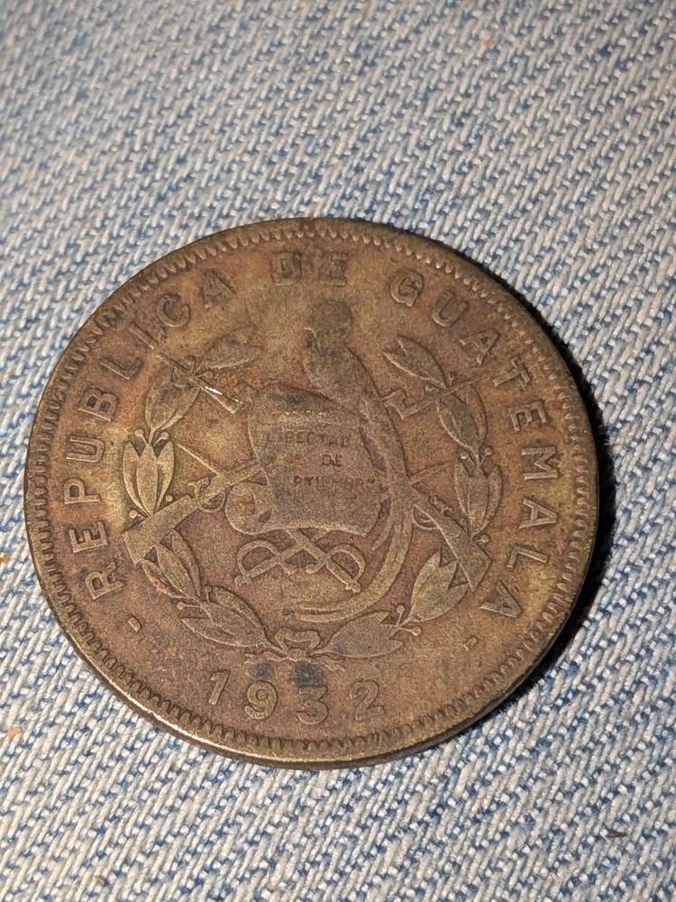 Guatemala 1932 2 CENTAVOS Coin