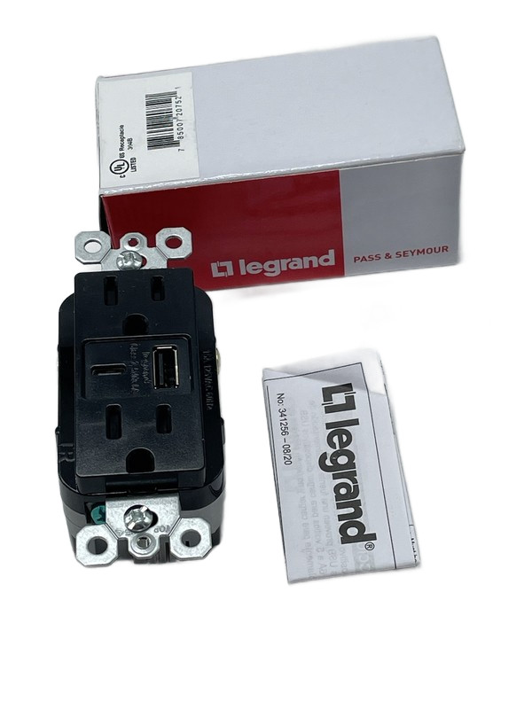 Legrand radiant 15A Duplex Outlet w/ USB-A & USB-C