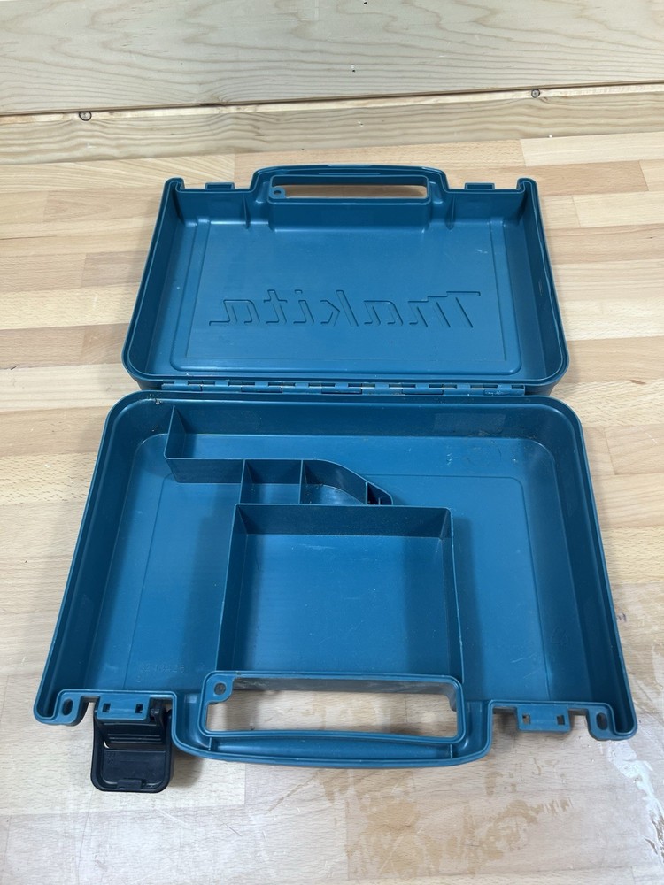 Makita DF030DWX Case only, no contents Missing 1 Snap Closure