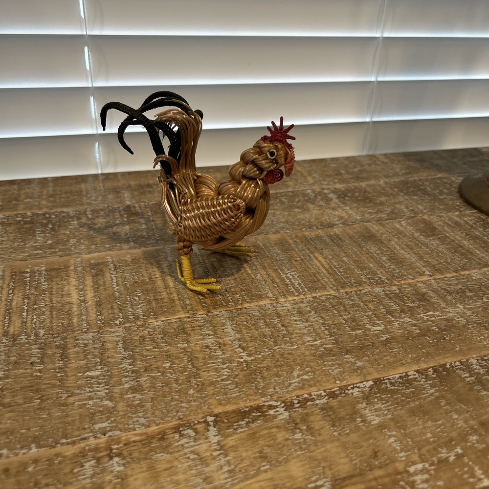 Wire Rooster Decor Realistic And Unique