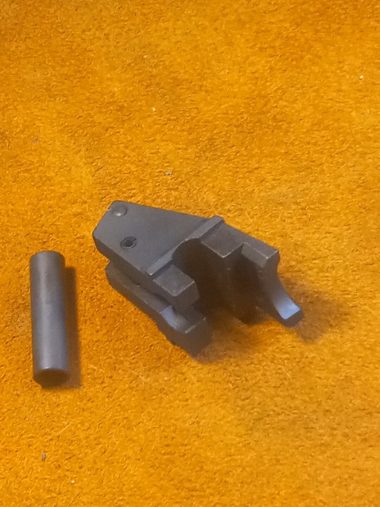 BM59 BM59E Front Magazine Catch