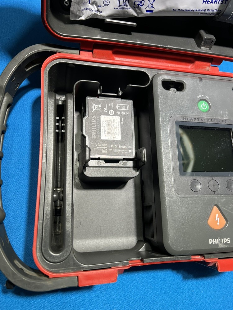 PHILIPS HeartStart FR3 AED Q-CPR