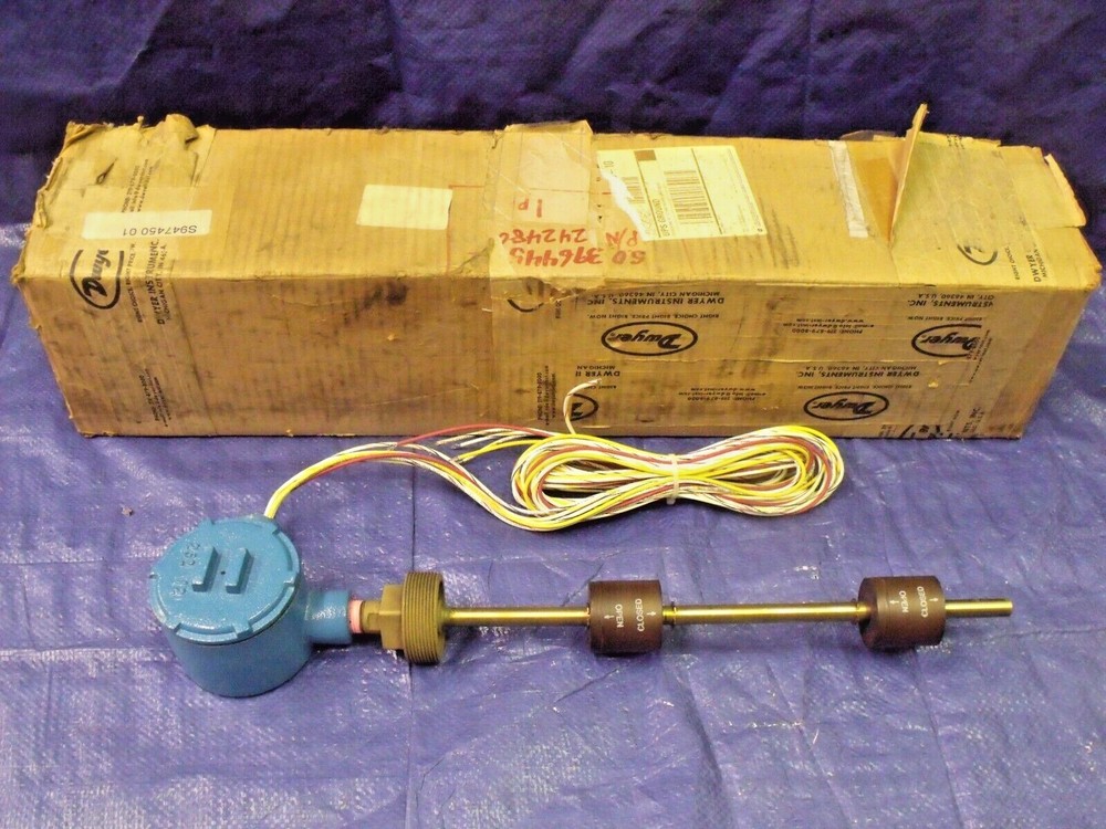 NIB Dwyer Instruments S0396445 Two Stage Vertical Level Switch / Transmitter
