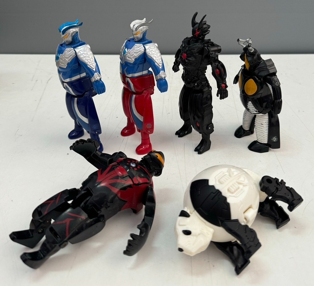 BANDAI Ultraman Ultra Egg Action Figures