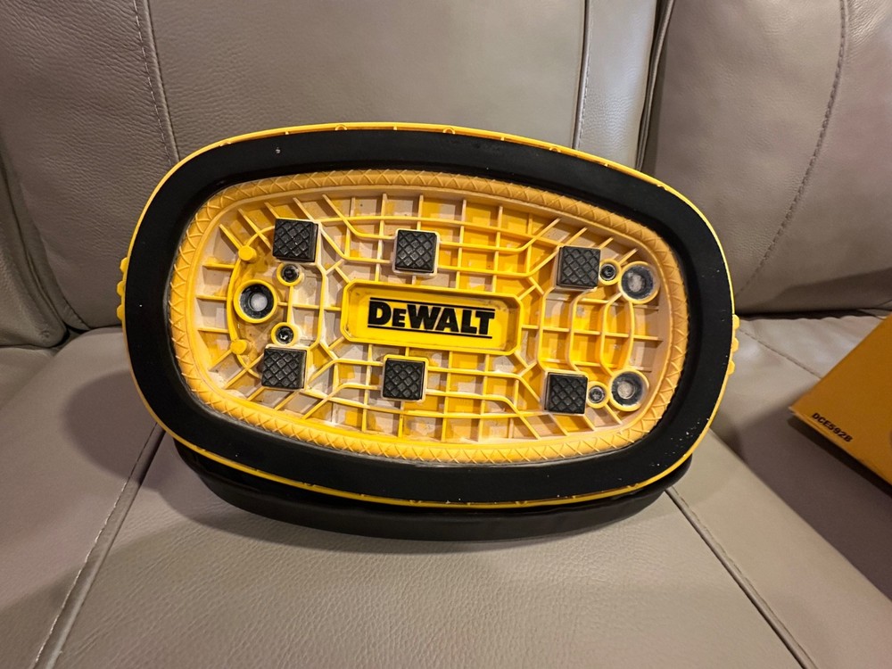 DeWalt 20v Max Grabo Lifter - DCE592B