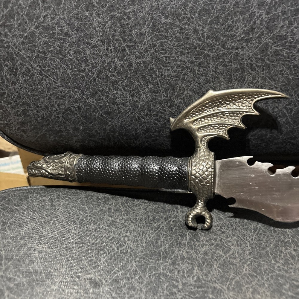21" Flying Dragon Serrated Rippled Fantasy Dagger