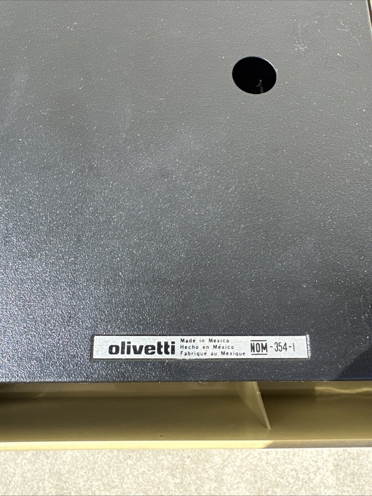 Olivetti Manual Typewriter - See Description - Fast shipping