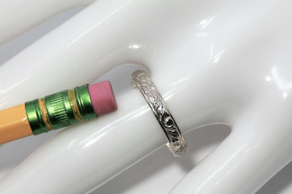 925 Sterling Silver Vine Pattern Band